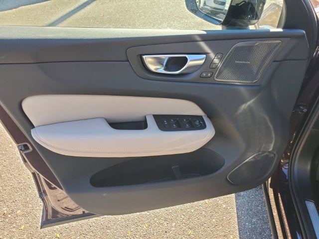 2027 Volvo XC60 T8 Plus