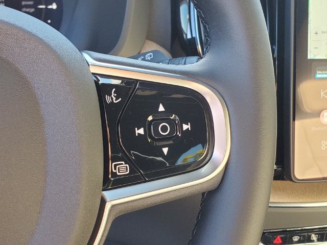 2027 Volvo XC60 T8 Plus
