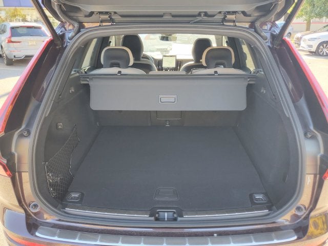 2027 Volvo XC60 T8 Plus