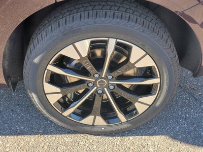 2027 Volvo XC60 T8 Plus