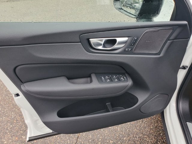 2027 Volvo XC60 T8 Plus