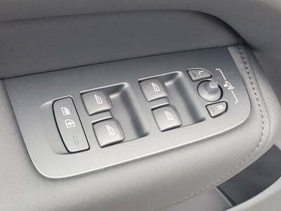 2027 Volvo XC60 T8 Plus