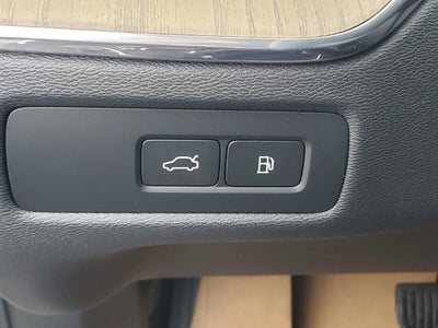 2027 Volvo XC60 T8 Plus