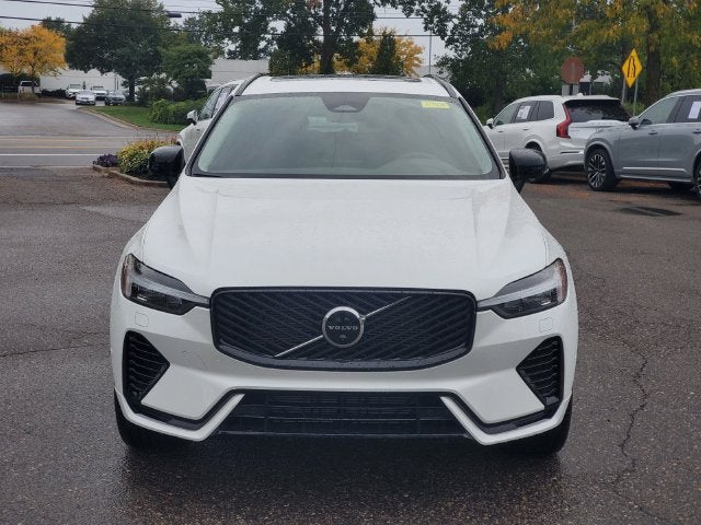 2027 Volvo XC60 T8 Plus