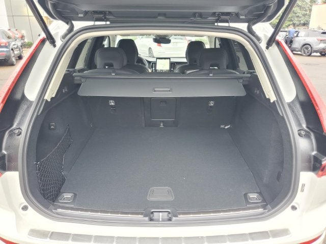 2027 Volvo XC60 T8 Plus