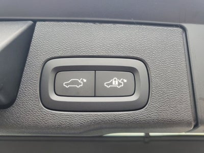2027 Volvo XC60 T8 Plus