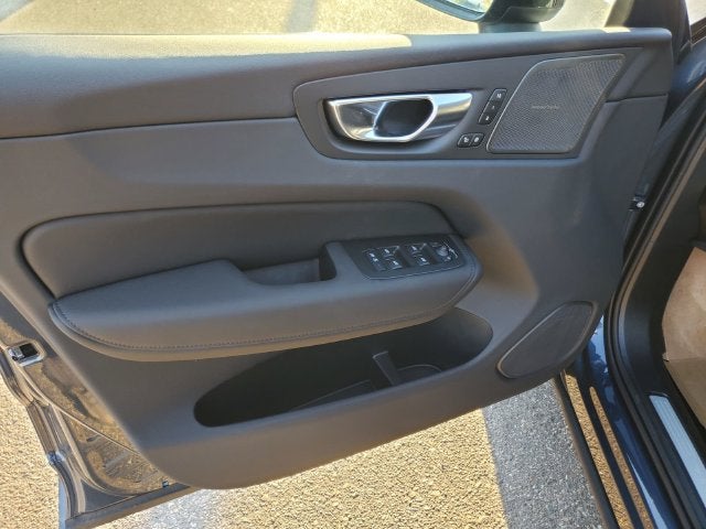 2027 Volvo XC60 Plug-In Hybrid T8 Ultra