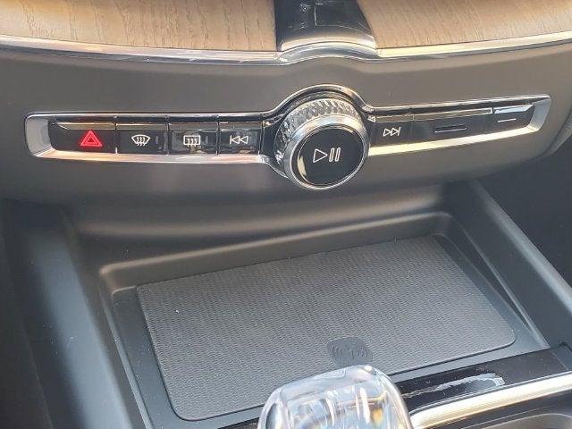 2027 Volvo XC60 Plug-In Hybrid T8 Ultra
