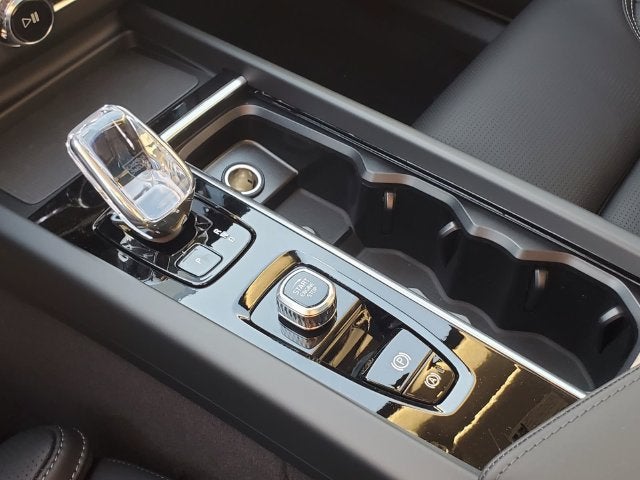 2027 Volvo XC60 Plug-In Hybrid T8 Ultra