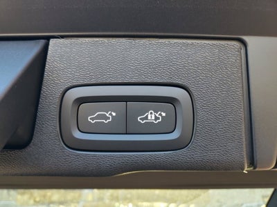 2027 Volvo XC60 Plug-In Hybrid T8 Ultra