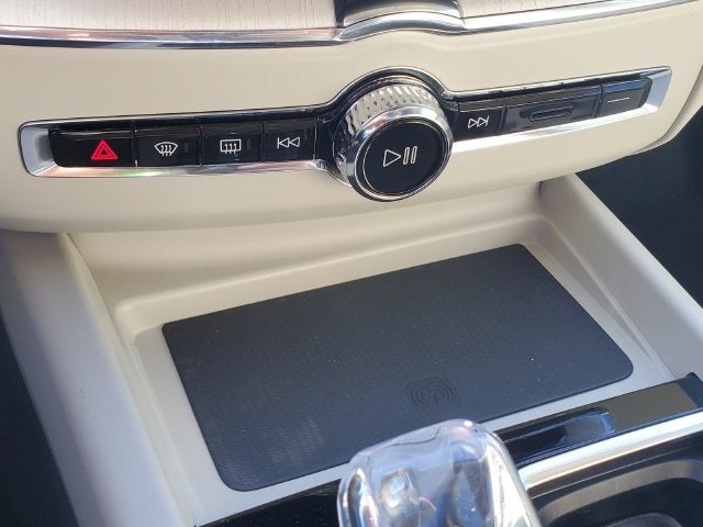 2027 Volvo XC60 B5 Ultra