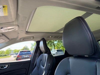 2022 Volvo XC60 B5 Inscription
