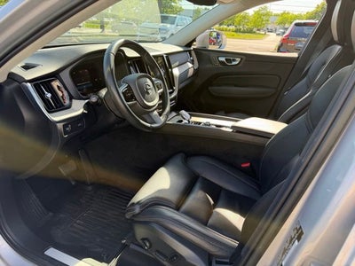 2022 Volvo XC60 B5 Inscription
