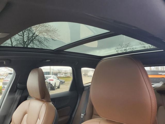 2023 Volvo XC60 B5 Plus Bright Theme