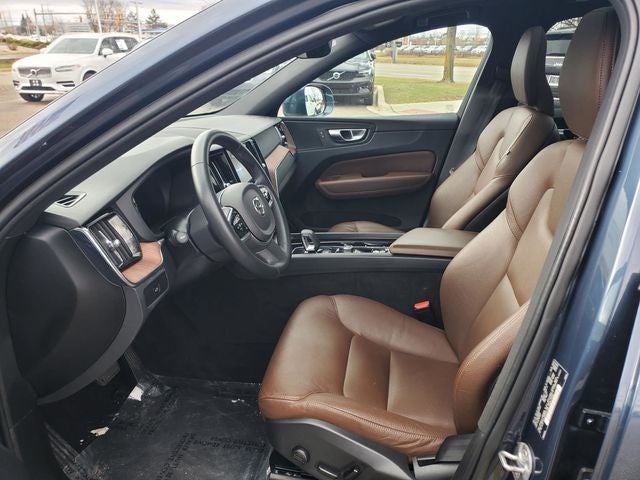 2023 Volvo XC60 B5 Plus Bright Theme