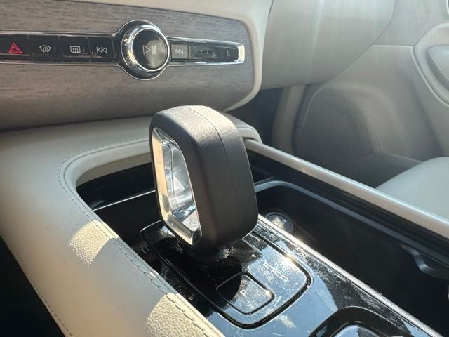 2023 Volvo XC90 B5 Plus