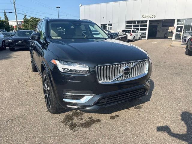 2023 Volvo XC90 B5 Plus