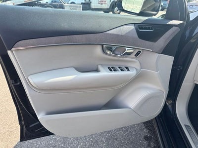 2023 Volvo XC90 B5 Plus
