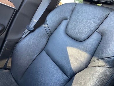 2023 Volvo XC90 B5 Plus