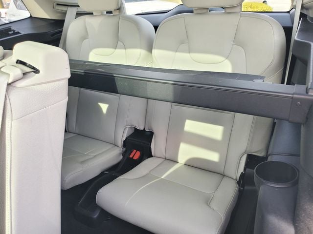 2023 Volvo XC90 B5 Plus