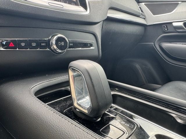 2023 Volvo XC90 B5 Core