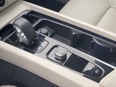 2024 Volvo XC60 B5 Core