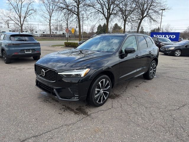 2024 Volvo XC60 B5 Plus Dark Theme