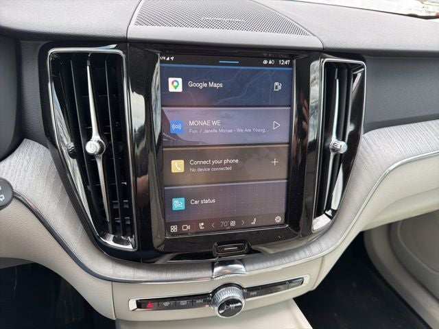 2024 Volvo XC60 B5 Plus Dark Theme