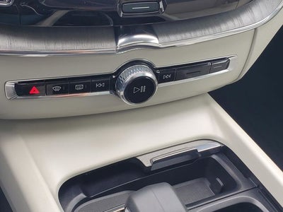 2024 Volvo XC60 B5 Plus Dark Theme