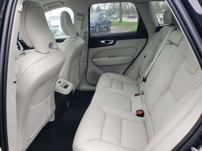 2024 Volvo XC60 B5 Plus Dark Theme