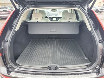2024 Volvo XC60 B5 Plus Dark Theme