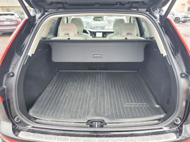 2024 Volvo XC60 B5 Plus Dark Theme