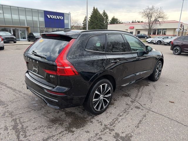 2024 Volvo XC60 B5 Plus Dark Theme
