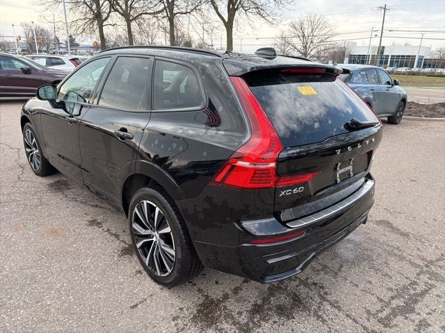 2024 Volvo XC60 B5 Plus Dark Theme