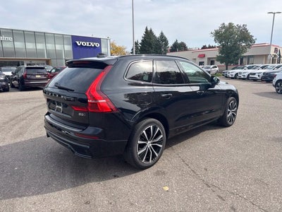 2024 Volvo XC60 B5 Plus Dark Theme