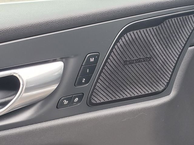 2022 Volvo XC60 B5 Inscription