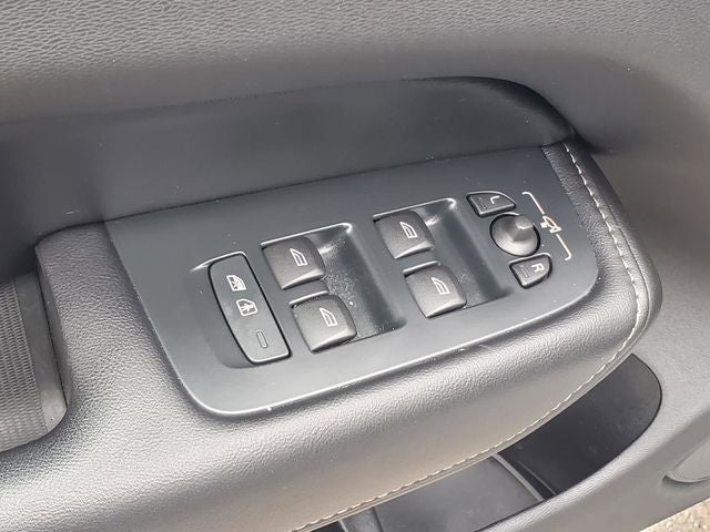 2022 Volvo XC60 B5 Inscription