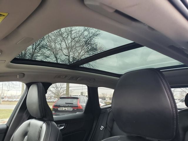 2022 Volvo XC60 B5 Inscription