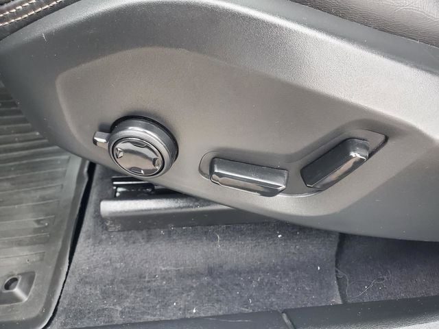 2022 Volvo XC60 B5 Inscription