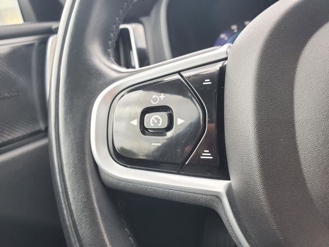 2022 Volvo XC60 B5 Inscription