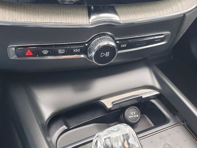 2022 Volvo XC60 B5 Inscription