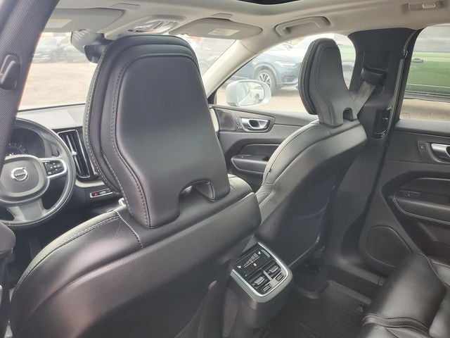 2022 Volvo XC60 B5 Inscription