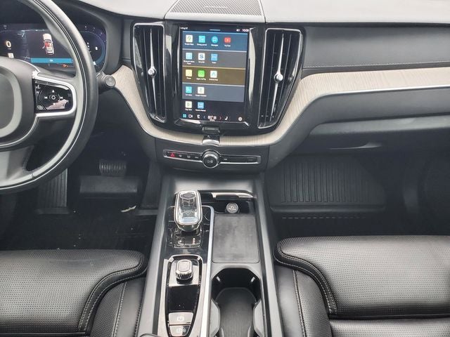 2022 Volvo XC60 B5 Inscription