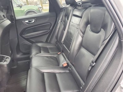 2022 Volvo XC60 B5 Inscription