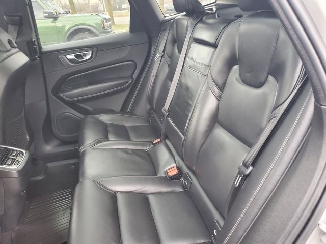 2022 Volvo XC60 B5 Inscription