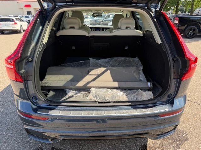 2024 Volvo XC60 B5 Plus Dark Theme