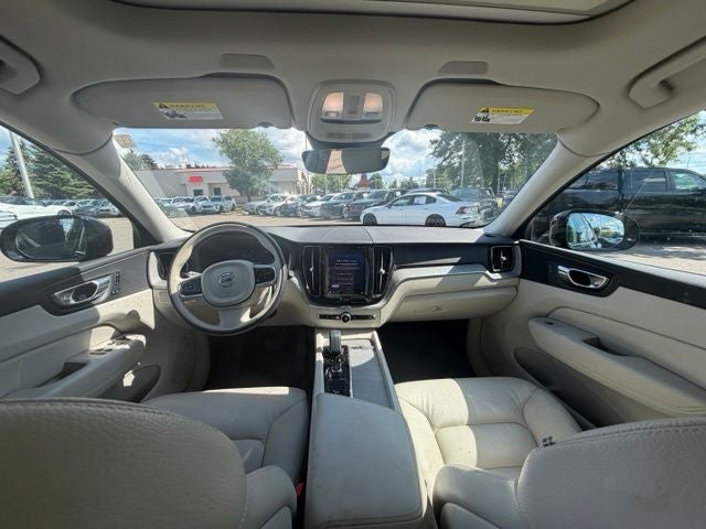 2024 Volvo XC60 B5 Plus Dark Theme