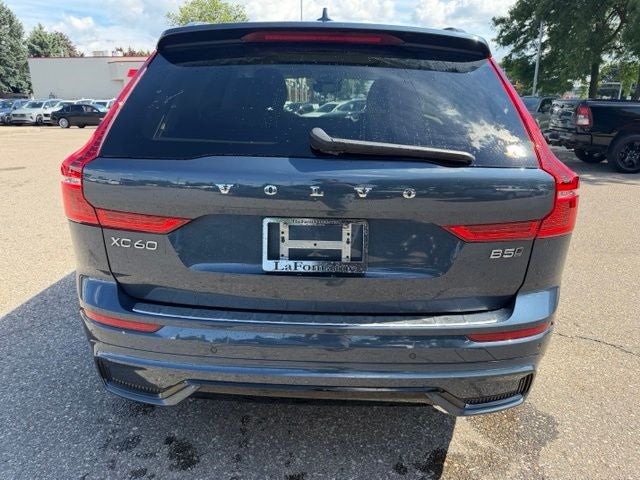 2024 Volvo XC60 B5 Plus Dark Theme