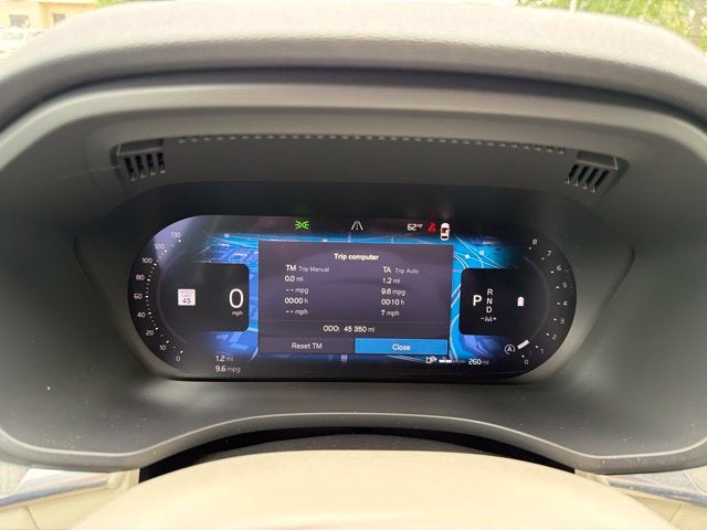 2024 Volvo XC60 B5 Plus Dark Theme