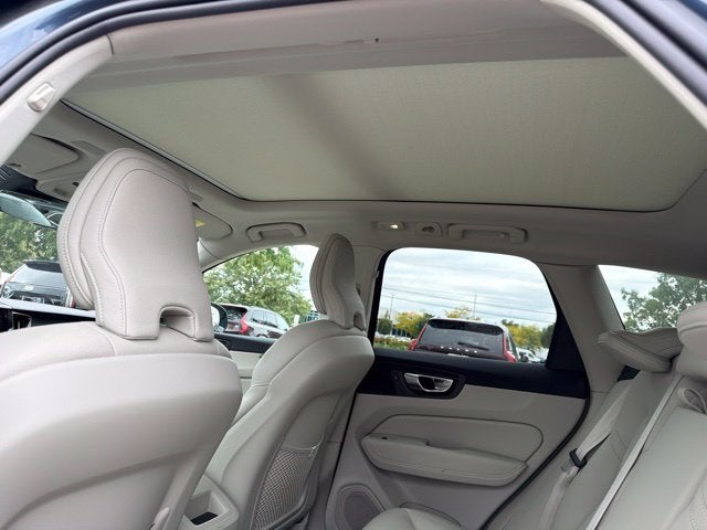 2024 Volvo XC60 B5 Plus Dark Theme